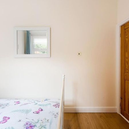 Bikki Apartments - 2 Bedroom Harrow Exterior foto